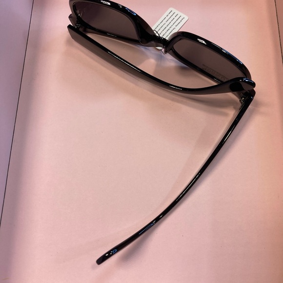 Go-to 100% UV Protection Polycarbonate Black Nostalgia Large Sunglasses - Picture 7 of 11